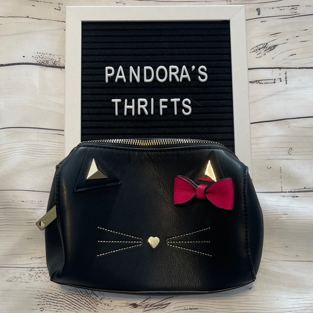 Betsey Johnson Black Cat Face Pouch with Pink Bow. NWOT